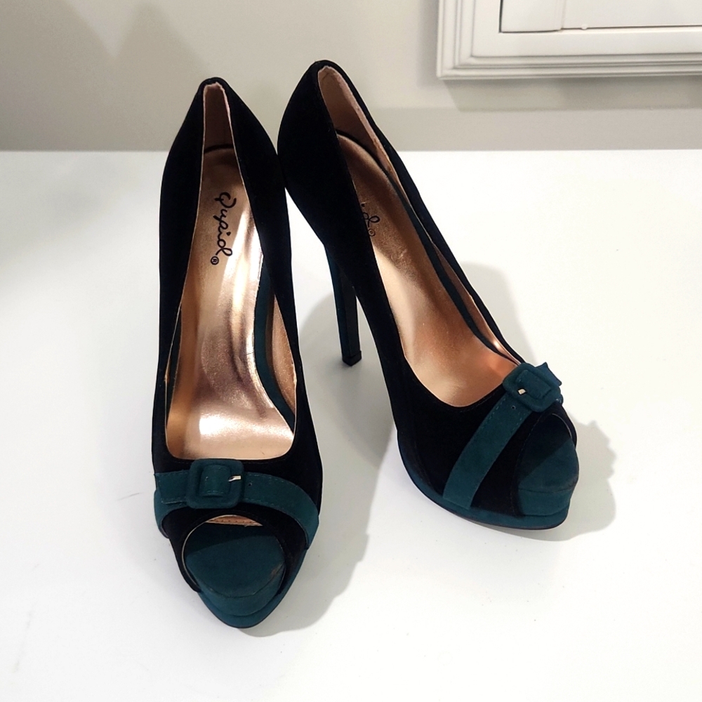 Black and dark green suede high heels